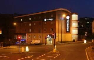 Travelodge Newcastle Central Exterior photo