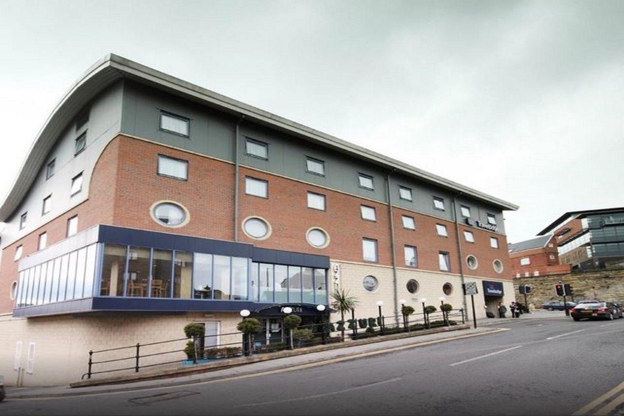 Travelodge Newcastle Central Exterior photo