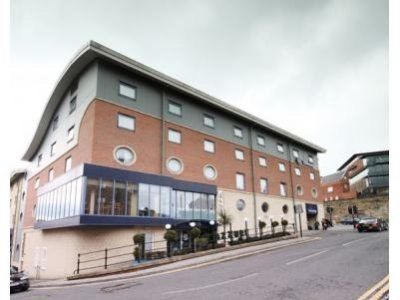 Travelodge Newcastle Central Exterior photo